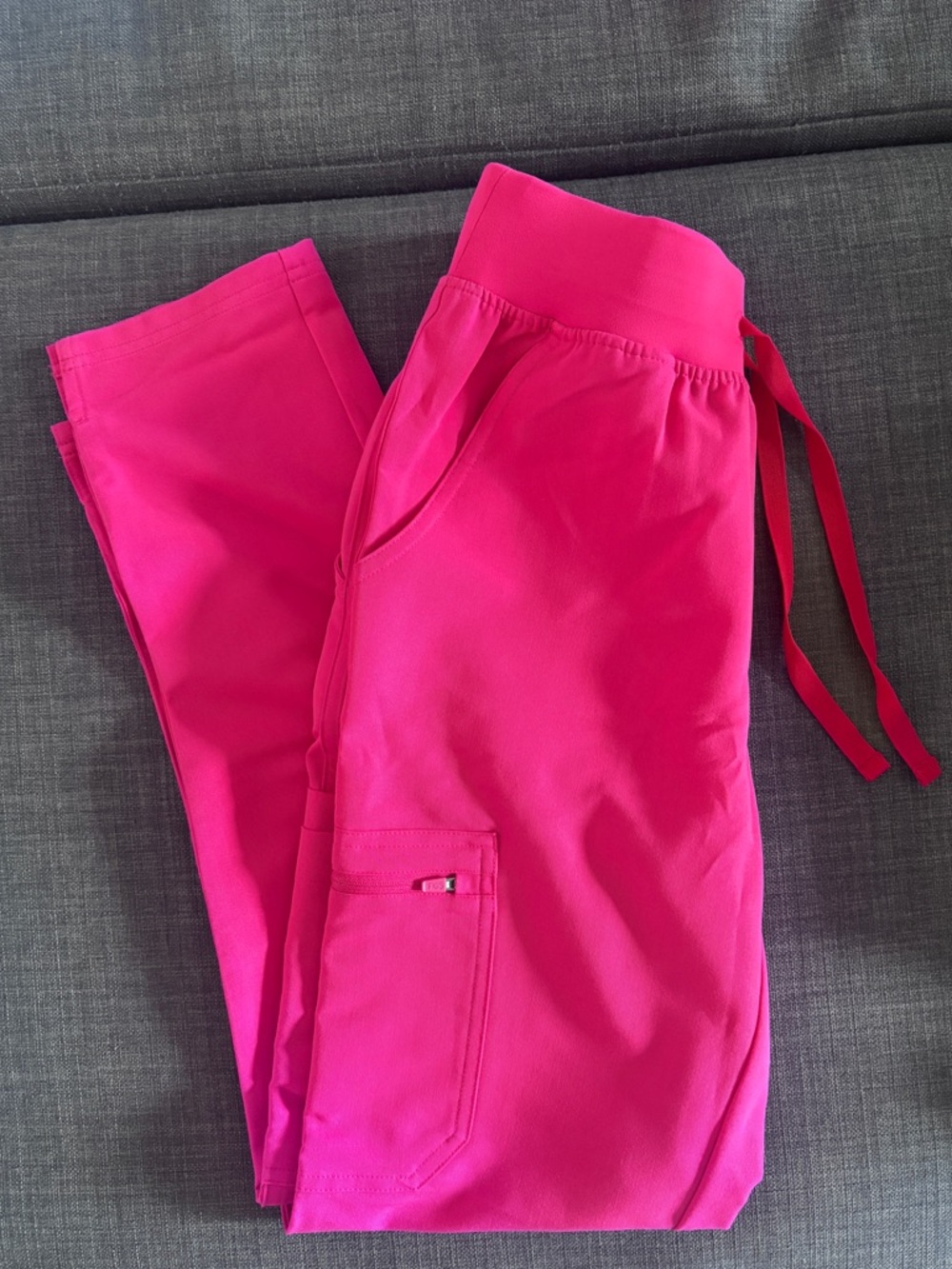 NEW FIGS Women's Shocking Pink Set Top + Bottom XS - Picture 5 of 9